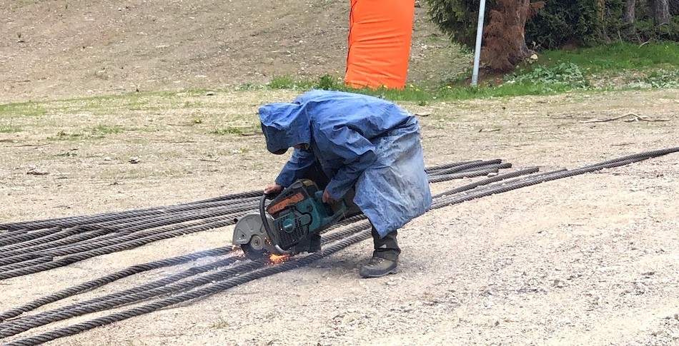 Cable cutter in Sainte Foy