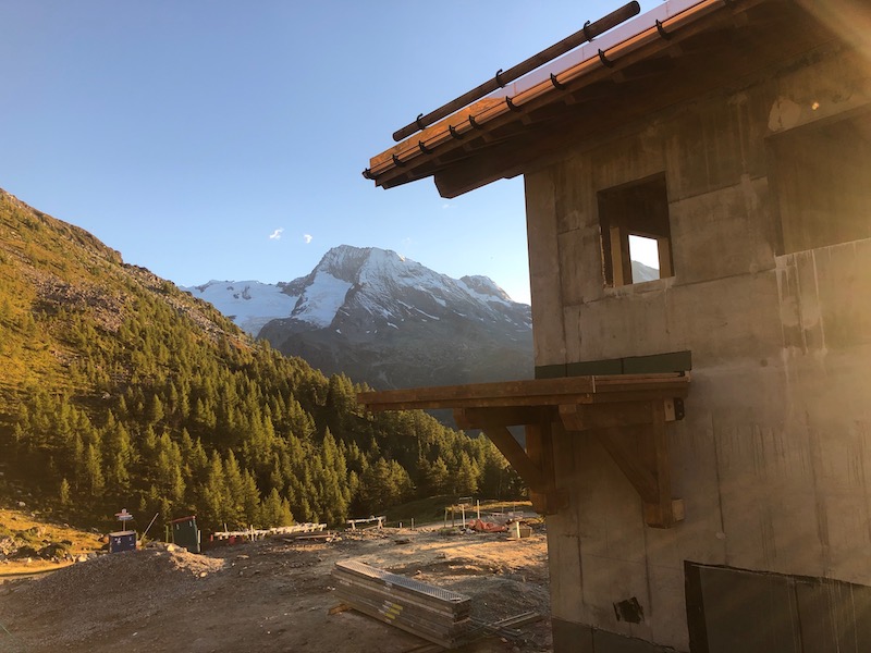 New Lifties hut at the top of the Arpettaz chairlift in Sainte Foy