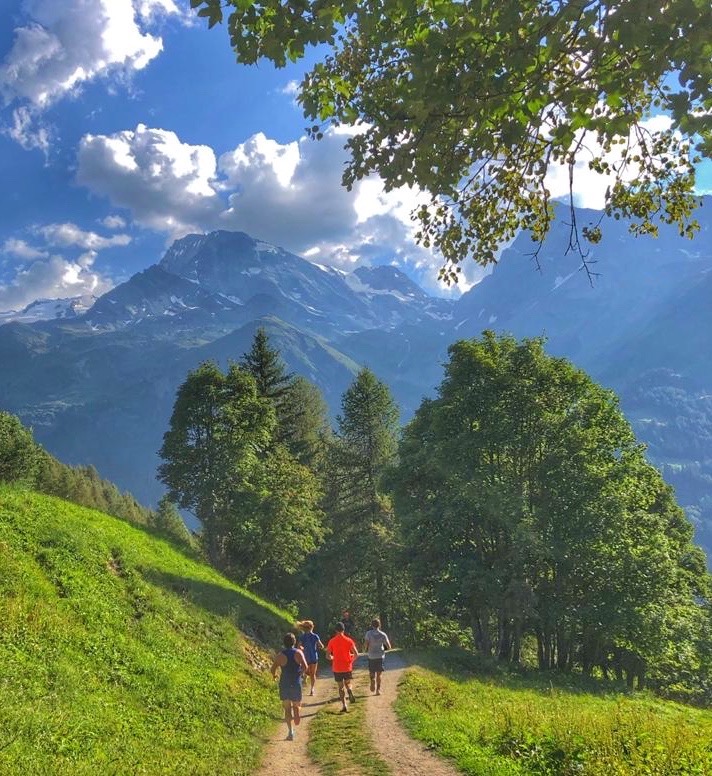 Sainte Foy Runners on the track to Plannay Dessus