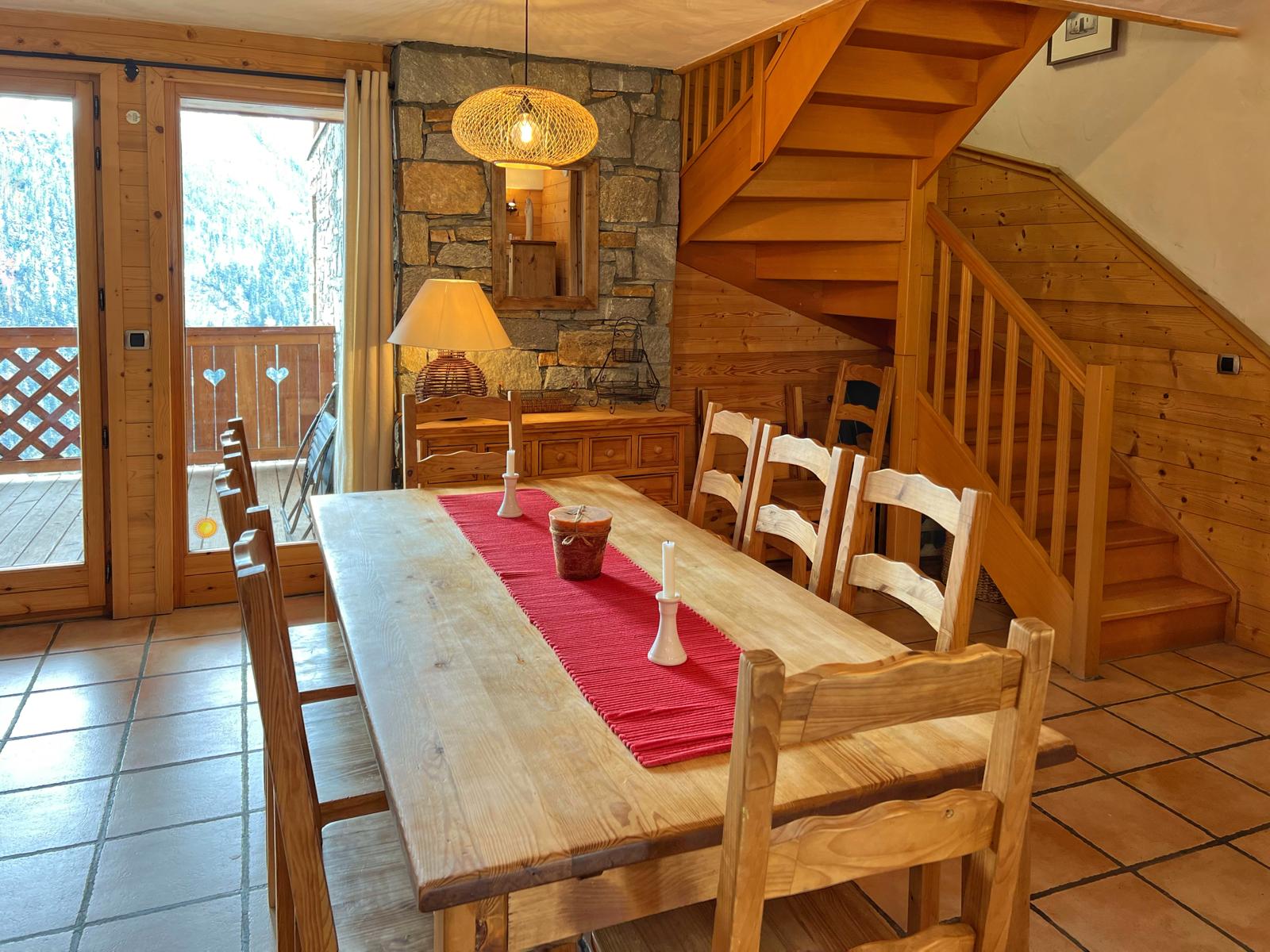 Le Refuge_Sainte Foy_Dining Area