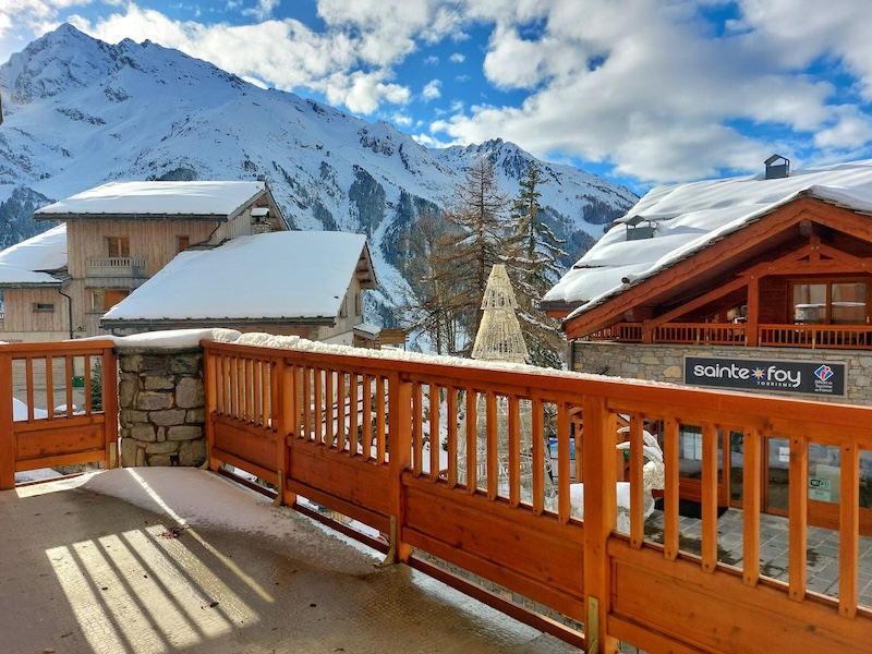 La Reine des Prés balcony view_Sainte Foy