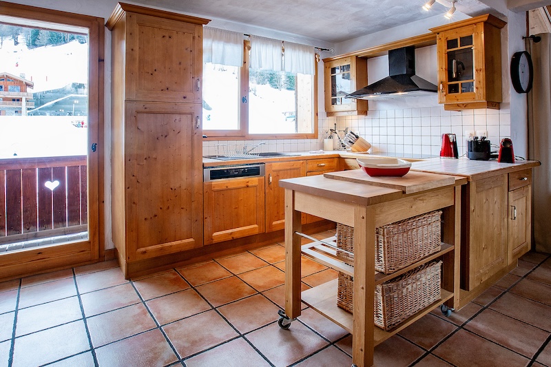 Chalet Le Refuge_Sainte Foy Tarentaise Ski Resort_Kitchen_Ski holiday accommodation